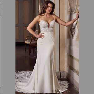 Dreams by Eddy K, Antoinette, Fit & Flare Sheath Wedding Dress White size 8 / 10